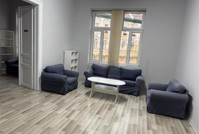 Apartament cu 2 camere semidecomandat, mobilat în Central