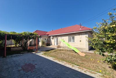 Cogealac(Strada Mare)- Casa 4 camere, teren 1519mp, toate utilitatiile - 58.000e - 7