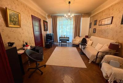 Apartament cu 3 camere decomandat în Cotroceni
