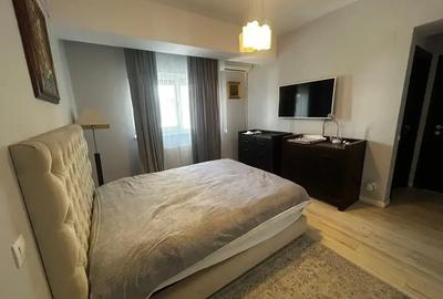 Apartament cu 4 camere decomandat în Parcul Carol