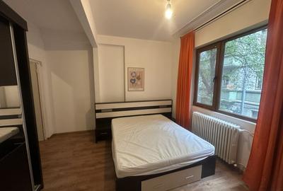Apartament cu 2 camere semidecomandat, mobilat în Calea Victoriei