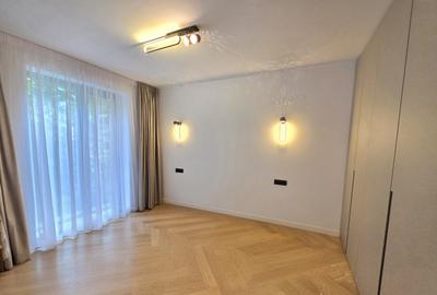 Elegant Three-Level Villa with Private Swimming Pool - 12