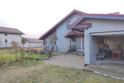 Casa cu design placut si curte generoasa in Afumati - 1
