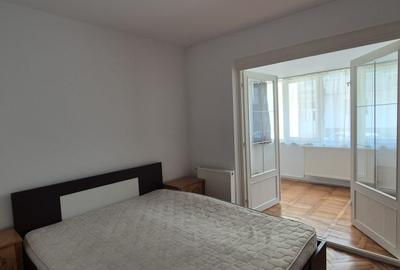 De inchiriat ap. 3 camere - str. Muncii - 1