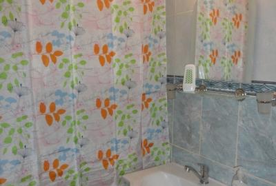De inchiriat ( vanzare)2 camere  zona INDEPENDENTEI  Hristo Botev mobilat - 15