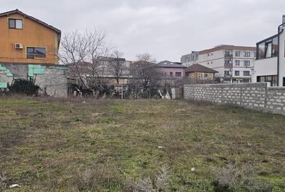 Teren Construcții intravilan de 500 mp, în Primo
