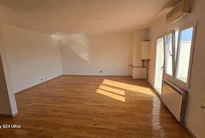 Săftica DN1 | 3 camere | 226 mp | Două terase | 2 parcări - 4