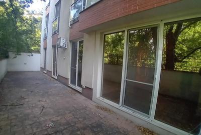 Apartament cu 4 camere în Victoriei
