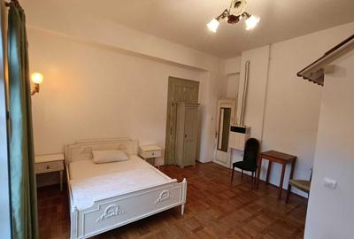 Garsoniera cu terasa proprie in vila interbelica | 20 mp + 16 mp terasa | Centru - 5