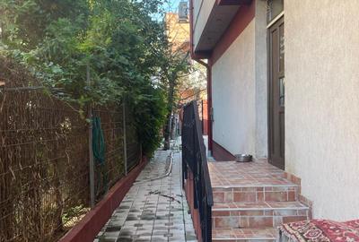 Locuință elegantă cu curte amenajată – parter + etaj, în spatele Pieței Delfinul - 4