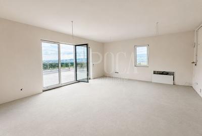 Penthouse cu 3 camere semidecomandat în Florești