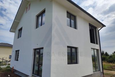 Casă individuală cu 4 camere în Cristian