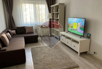 Apartament cu 3 camere decomandat, mobilat în Crângași