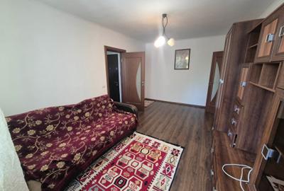 Apartament cu 2 camere semidecomandat în Basarabia