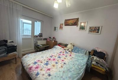 Apartament cu 3 camere decomandat în Siderurgiștilor