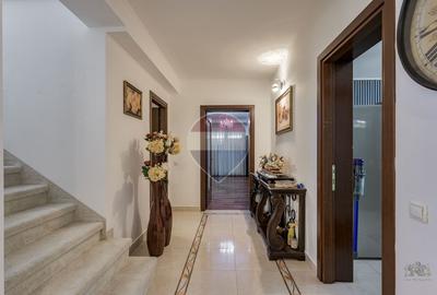 Vilă renovată P+1+M  | Foișor vitrat, grădină și jacuzzi - 41