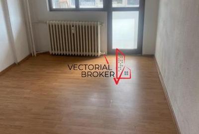 Apartament cu 4 camere decomandat în Pantelimon