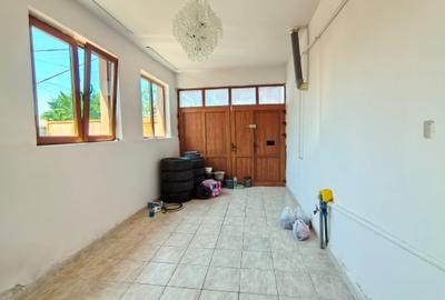 Casă cu 6 camere în Ghirodei