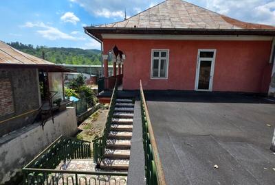 De vanzare spatiu comercial - COMARNIC la DN1 - 5