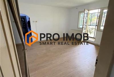 Apartament cu 2 camere decomandat, mobilat în Micro 5