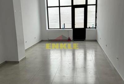 Spațiu comercial, de 50 mp, în Central