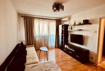 Apartament cu 2 camere decomandat în P-ța Muncii