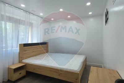 Apartament 3 camere de vânzare -Renovat complet - Micro 40 - 5