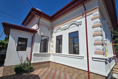 Casa tip conac, de vanzare, central Odobesti - 1