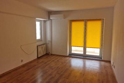Apartament cu 2 camere decomandat în Splaiul Unirii