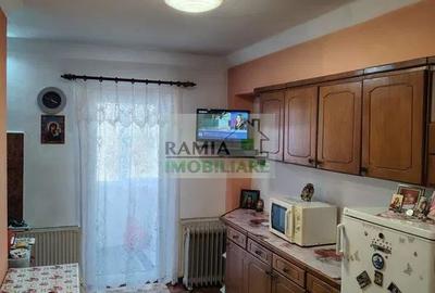 Apartament 3 camere decomandat, etaj 1, 2 balcoane și garaj – Râșnov - 3