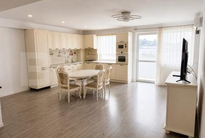 Apartament cu 3 camere decomandat, mobilat în Central
