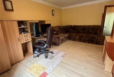 Vanzare apartament 2 camere decomandat, etaj 1, intrare Racadau - 12