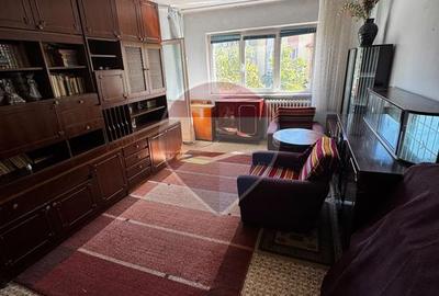 Apartament cu 2 camere decomandat, mobilat în Rovine