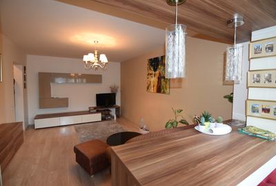 Apartament cu 2 camere semidecomandat în P-ța Victoriei