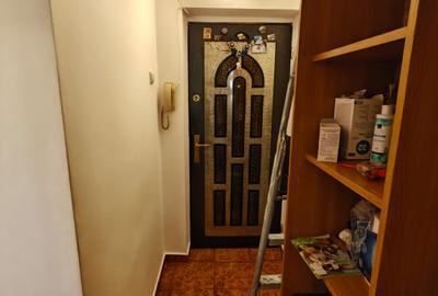 2 camere , bloc 1975, pe str. Valea Lunga - 3