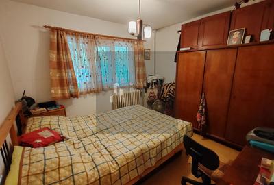 Apartament 2 camere, Sector 4, Resita/Luica, decomandat, spatios - 3