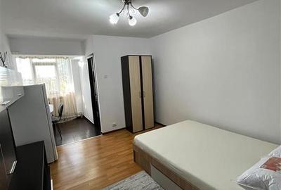 Garsonieră decomandată în Nicolina
