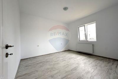 Casă cu 3 camere  Valu lui Traian - 5