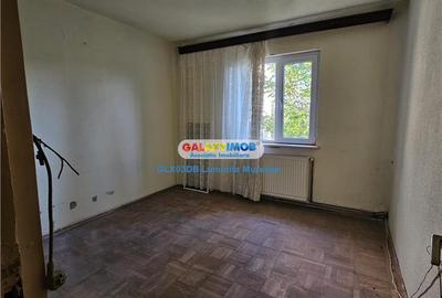 Vanzare apartament 3 camere semidecomandat Targoviste Micro 6 - 9