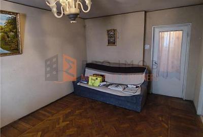 Apartament 3 camere cf1 decomandat zona Micro 3 - 4