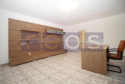 Apartament cu 3 camere decomandat în Decebal