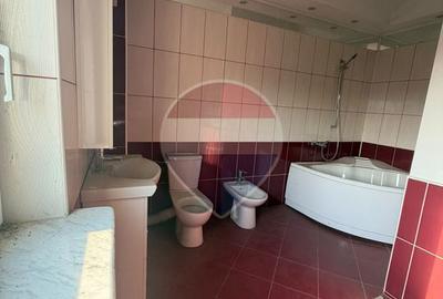 Proprietate mixtă – 1.109 mp teren + clădire 512 mp P+1+M , Toamnei - 15