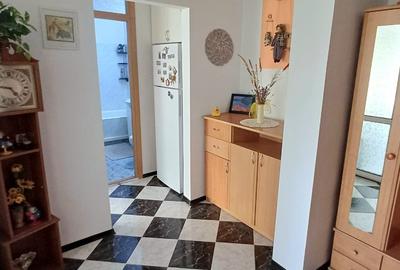 Apartament cu 2 camere decomandat, mobilat în Central