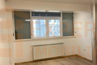 Apartament cu 2 camere decomandat în Casa de Cultură