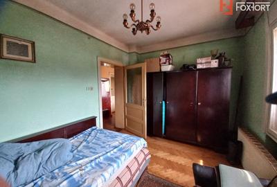 Casa individuala cu 5 camere si teren de 337 mp - zona Crisan - 2