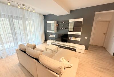 Apartament cu 3 camere semidecomandat în Crângași