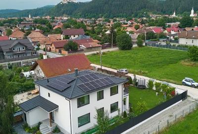 Casă individuală cu 5 camere în Central