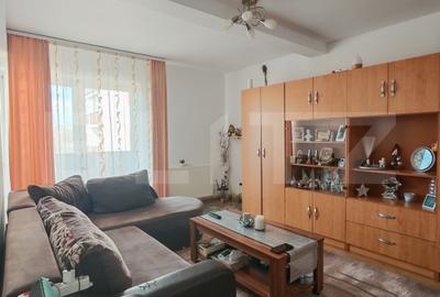 Apartament cu 2 camere semidecomandat, mobilat în Nord-Vest