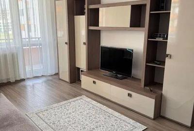 Apartament cu 2 camere decomandat, mobilat în Tractorul