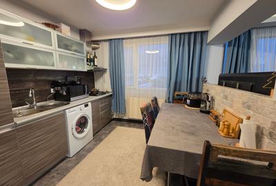 Apartament cu 3 camere semidecomandat în Ștefan cel Mare